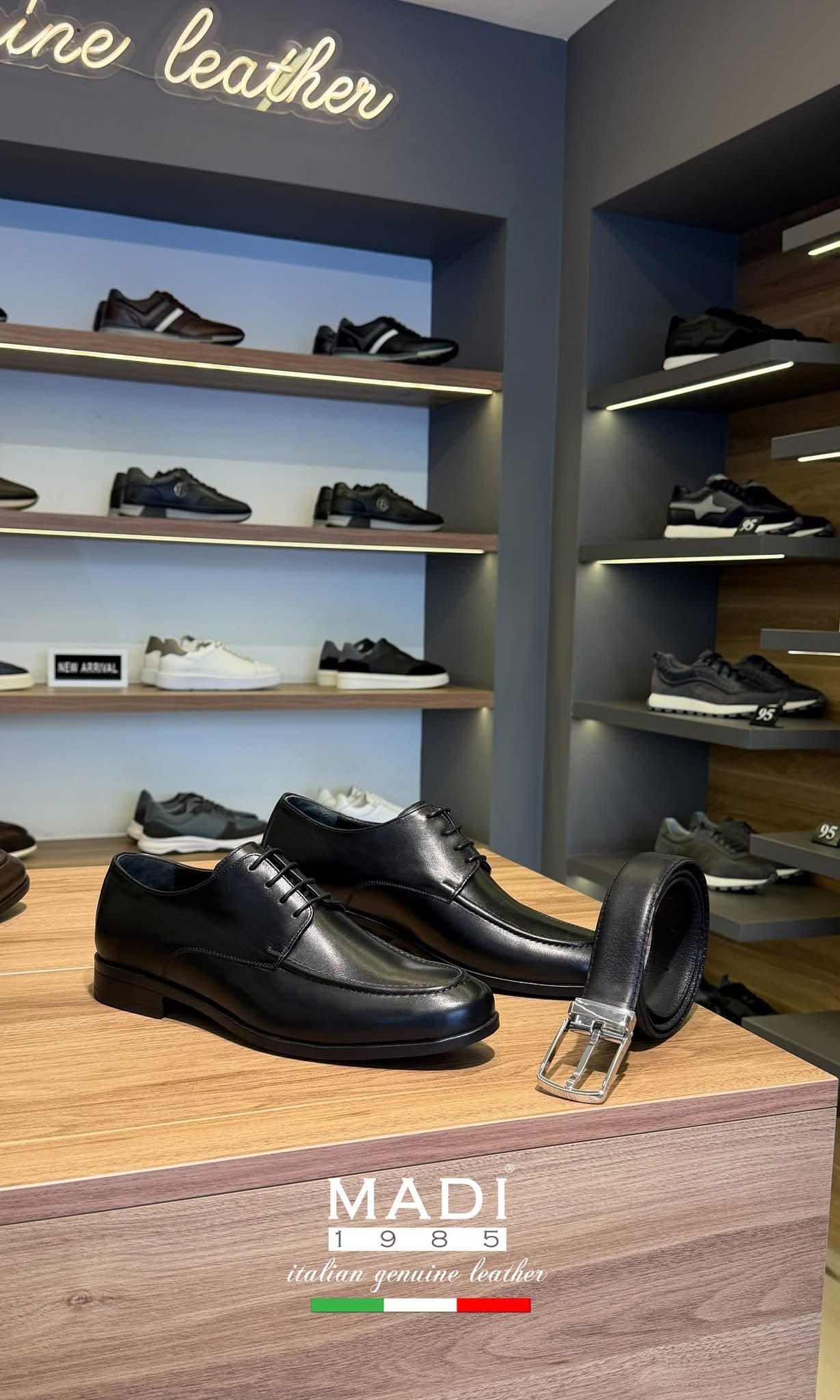Italiano 111 Black