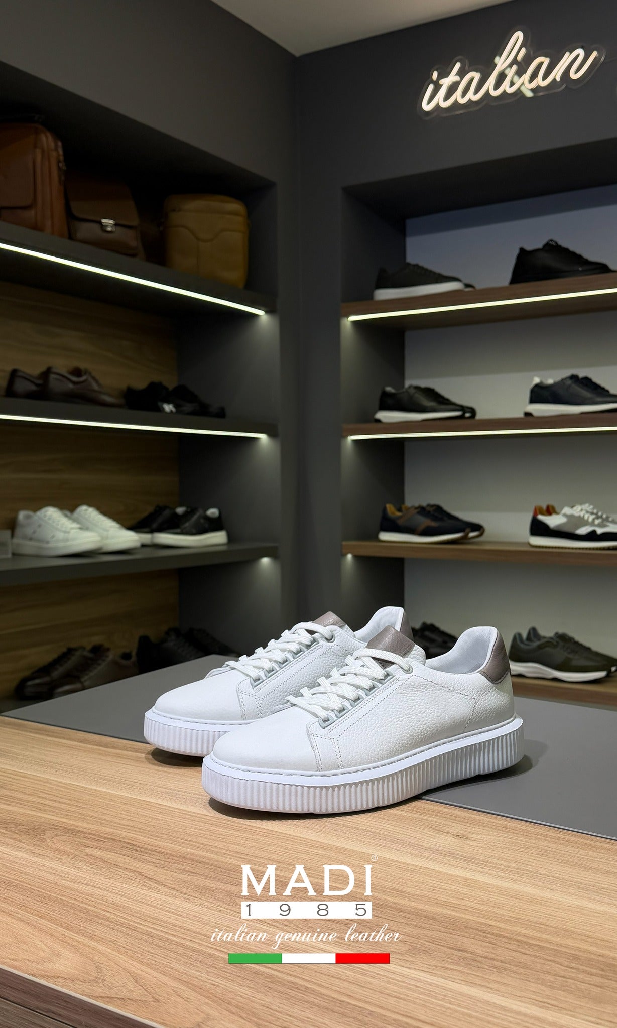 Mb 85712049 White