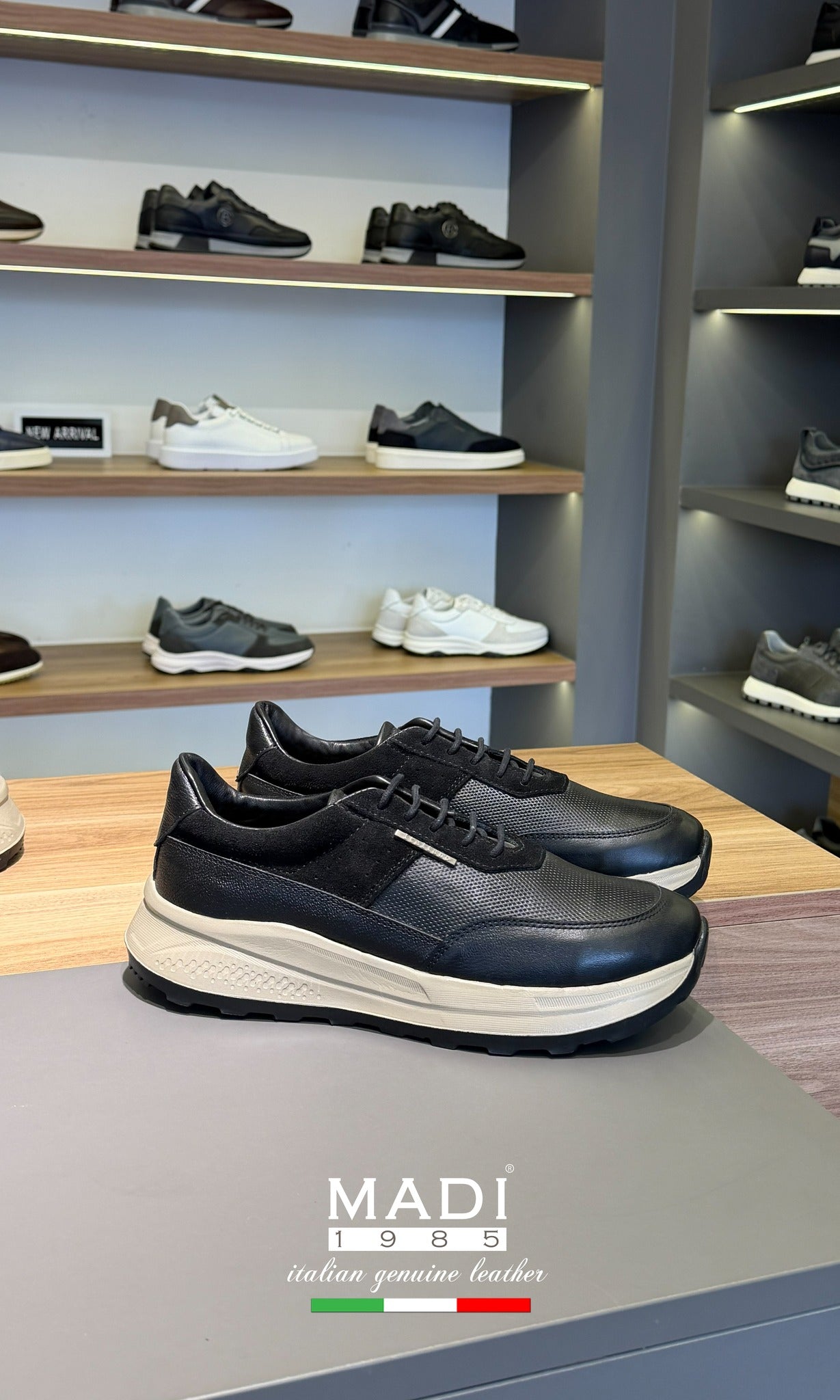 Italiano EV305 Black