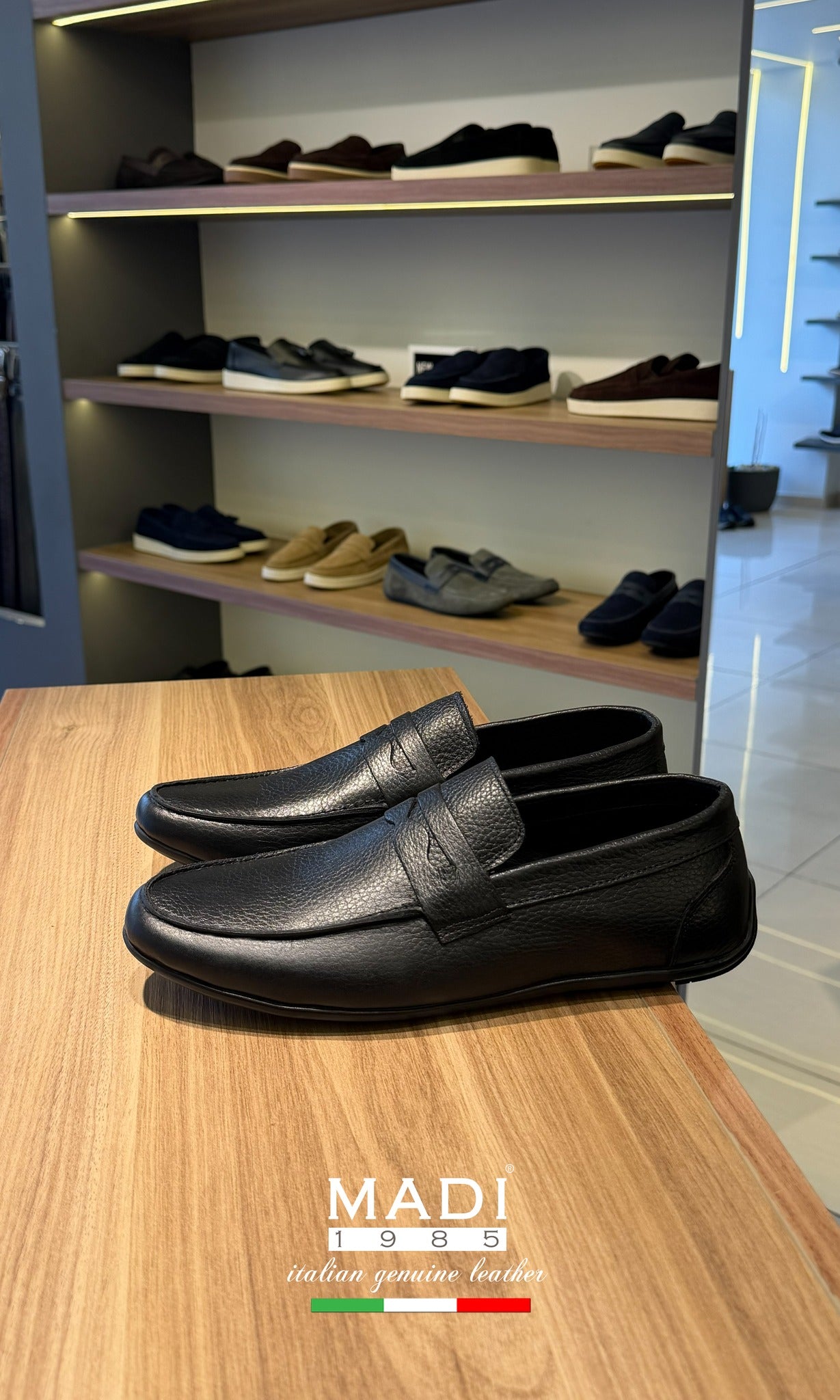 Italiano 826 Black