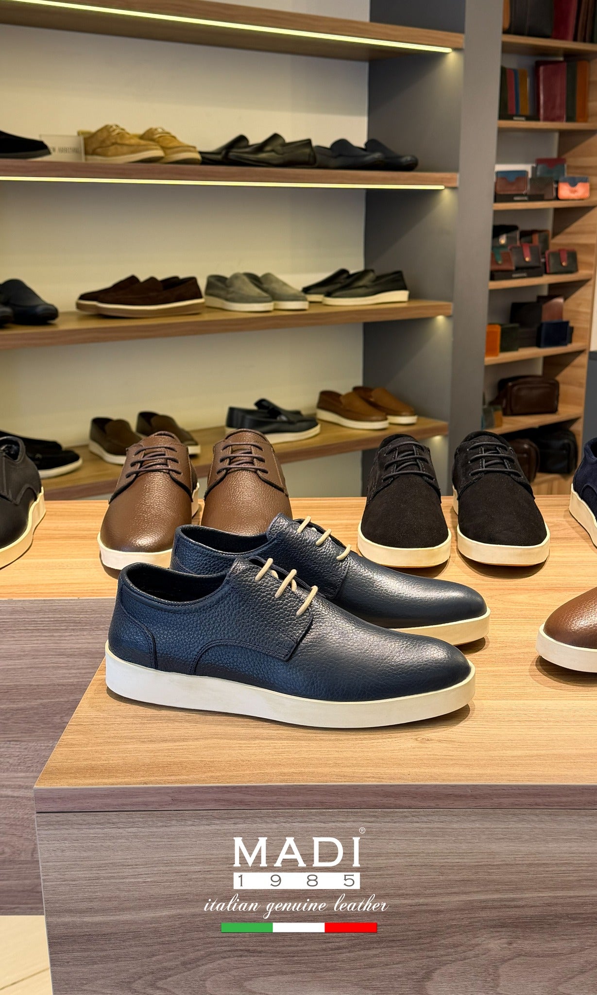 Italiano 6625 Navy leather
